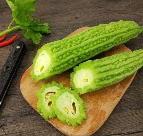 伊犁网红吃瓜是真的吗,是真是假？